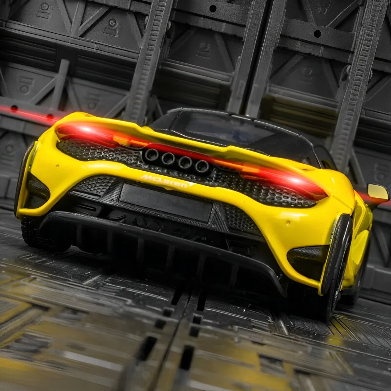 Diecast Model McLaren 765-LT