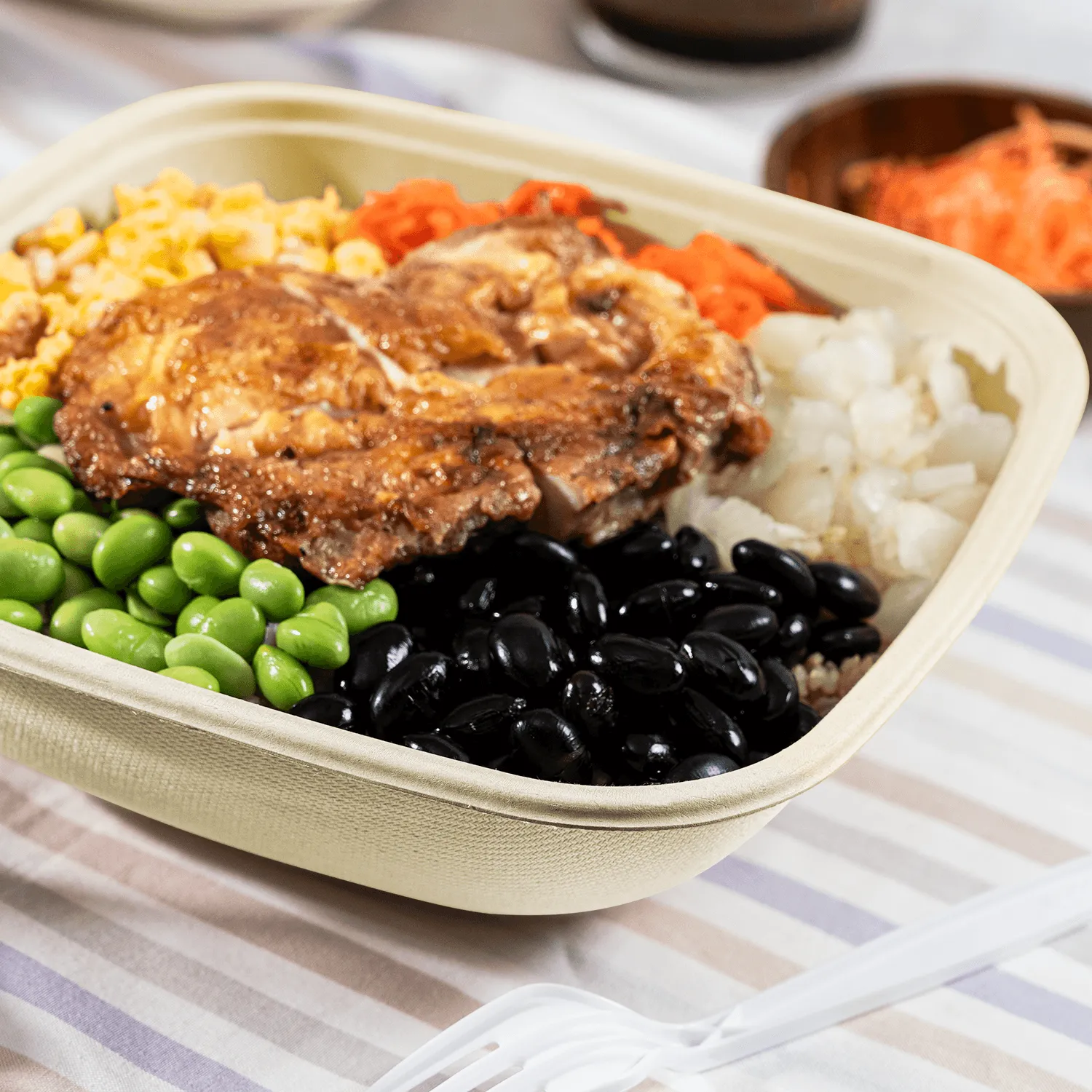 Karat Earth 48oz PFAS Free Bagasse Square Bowl, Natural - 300 pcs